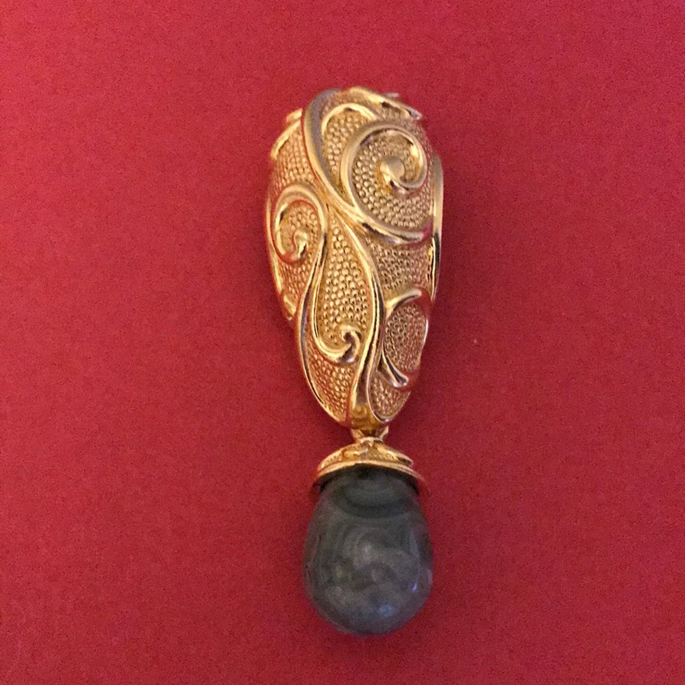 Vintage Barrera for Avon Brooch